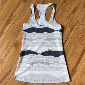 Lululemon cool Racerback size 6